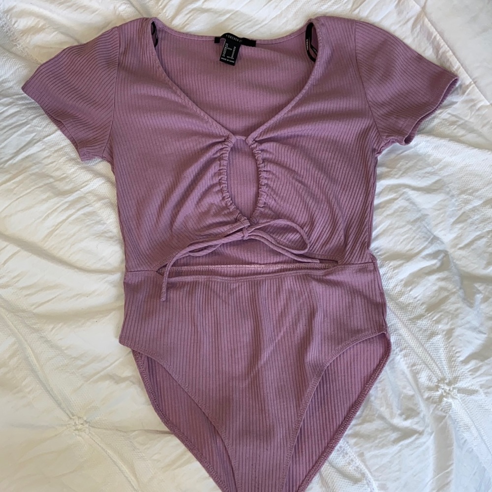 💋2 for $15💋bodysuit with 2 front cutouts
